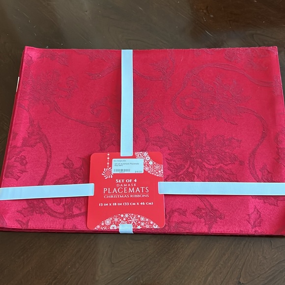 Red Damask placemats NWT (four in set) - Picture 2 of 3